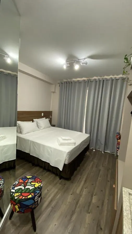Flat De Luxo Centro Sp Com Piscina,Academia,Lavanderia,Garagem E Seguranca 24H São Paulo 0*,